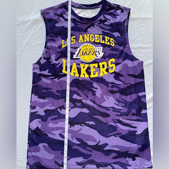 Lebron James • NBA • Basketball - Picture 4 of 5